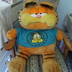Rare Jumbo Garfield Plush with Removeable  T- Shirt